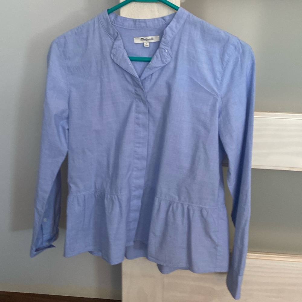 Cute MadeWell ‘button down’ shirt with peplum bottom.